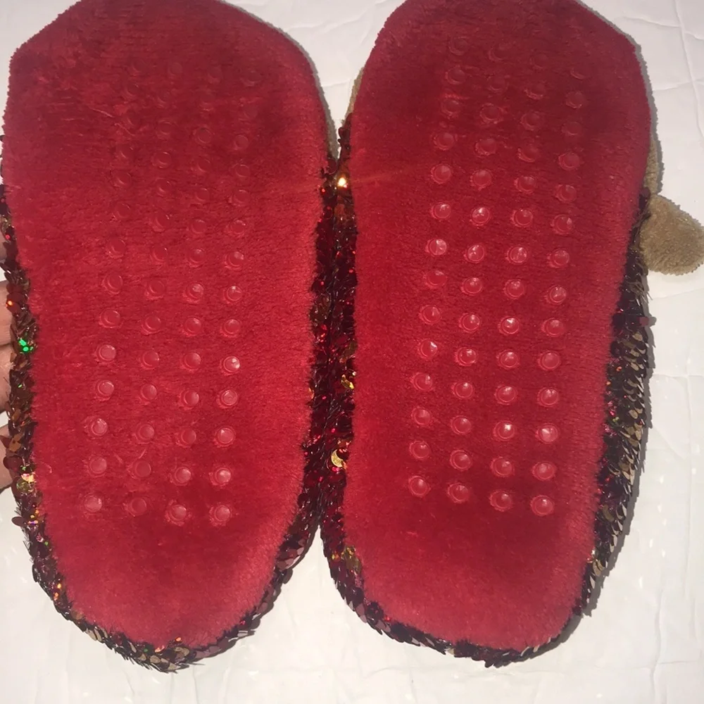Adorable Girl’s Reindeer Slippers